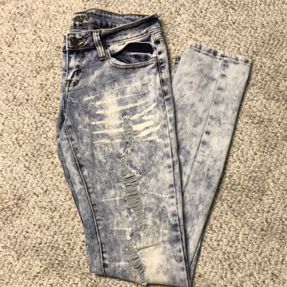 VIP Distressed Jeans !